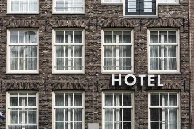 Ile kosztuje budowa hotelu? Odkryj ukryte koszty i czynniki wpływające